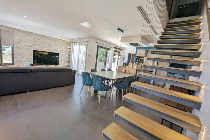 Location de vacances pour 8 personnes, avec piscine ainsi que vue et jardin à Villelongue-de-la-Salanque - 3