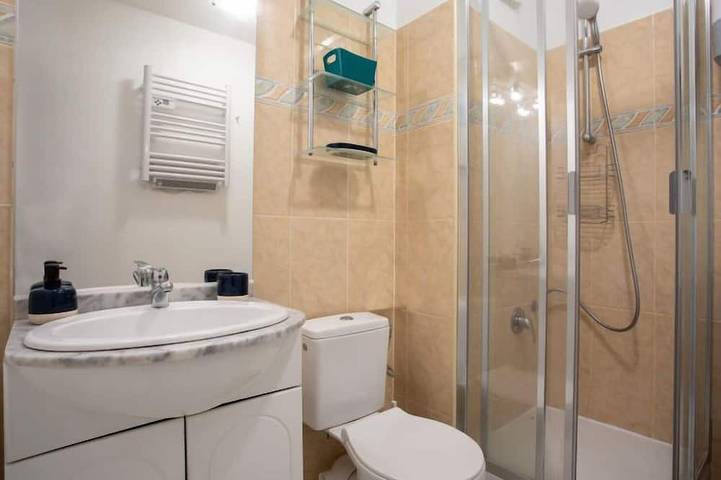 Gîte pour 4 personnes, avec balcon/terrasse et piscine ainsi que terrasse et bassin pour enfant dans Parc de Vaugrenier - 4