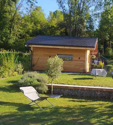 Gîte pour 2 personnes, avec vue et jardin à Talloires