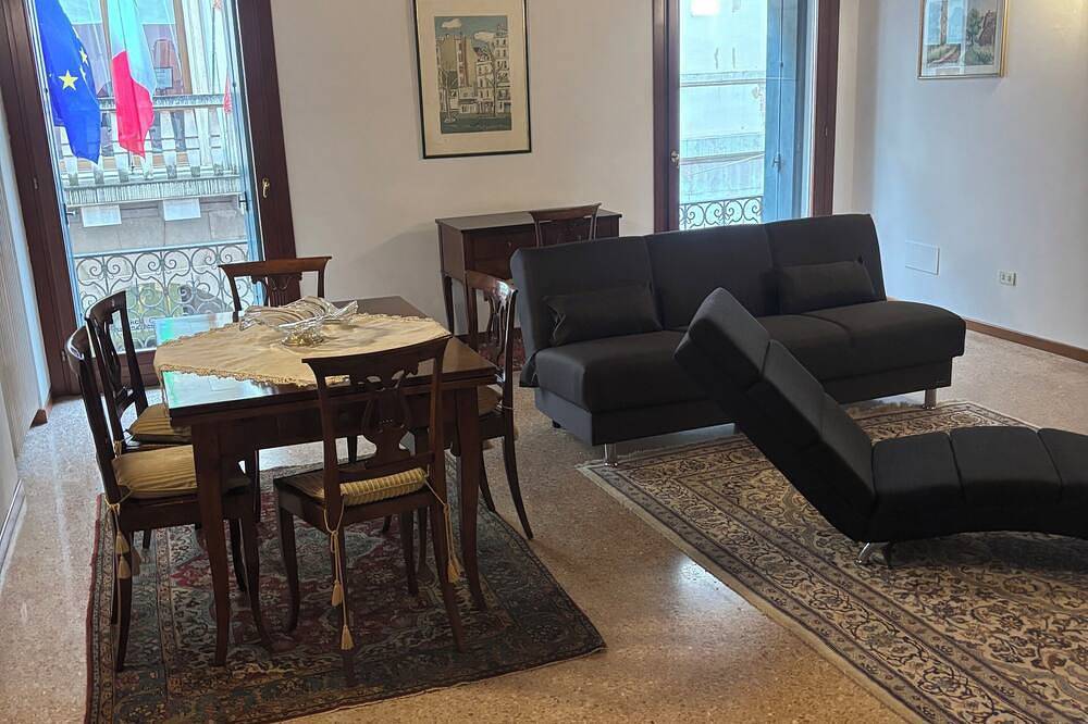 Entire apartment, The promenade in Vicenza, Vicenza Province
