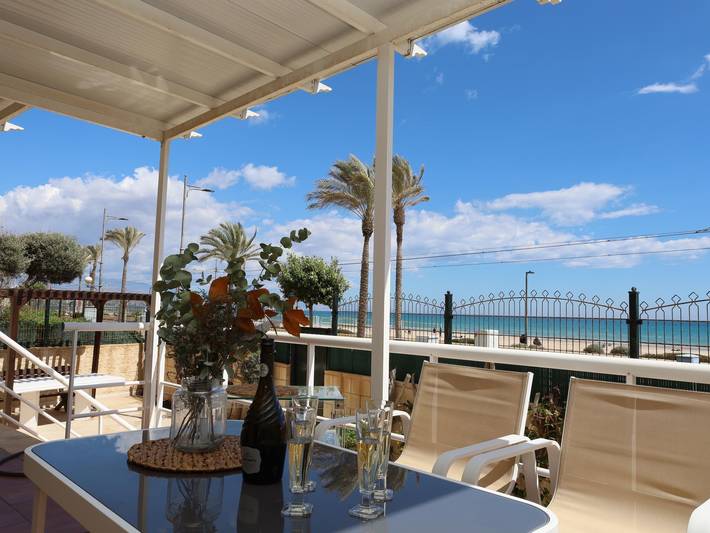 Casa increíble junto al mar con piscina comunitaria y 2 hab in Platja de l'Horta-Mutxavista (San Juan Playa), San Juan Playa (Alicante)