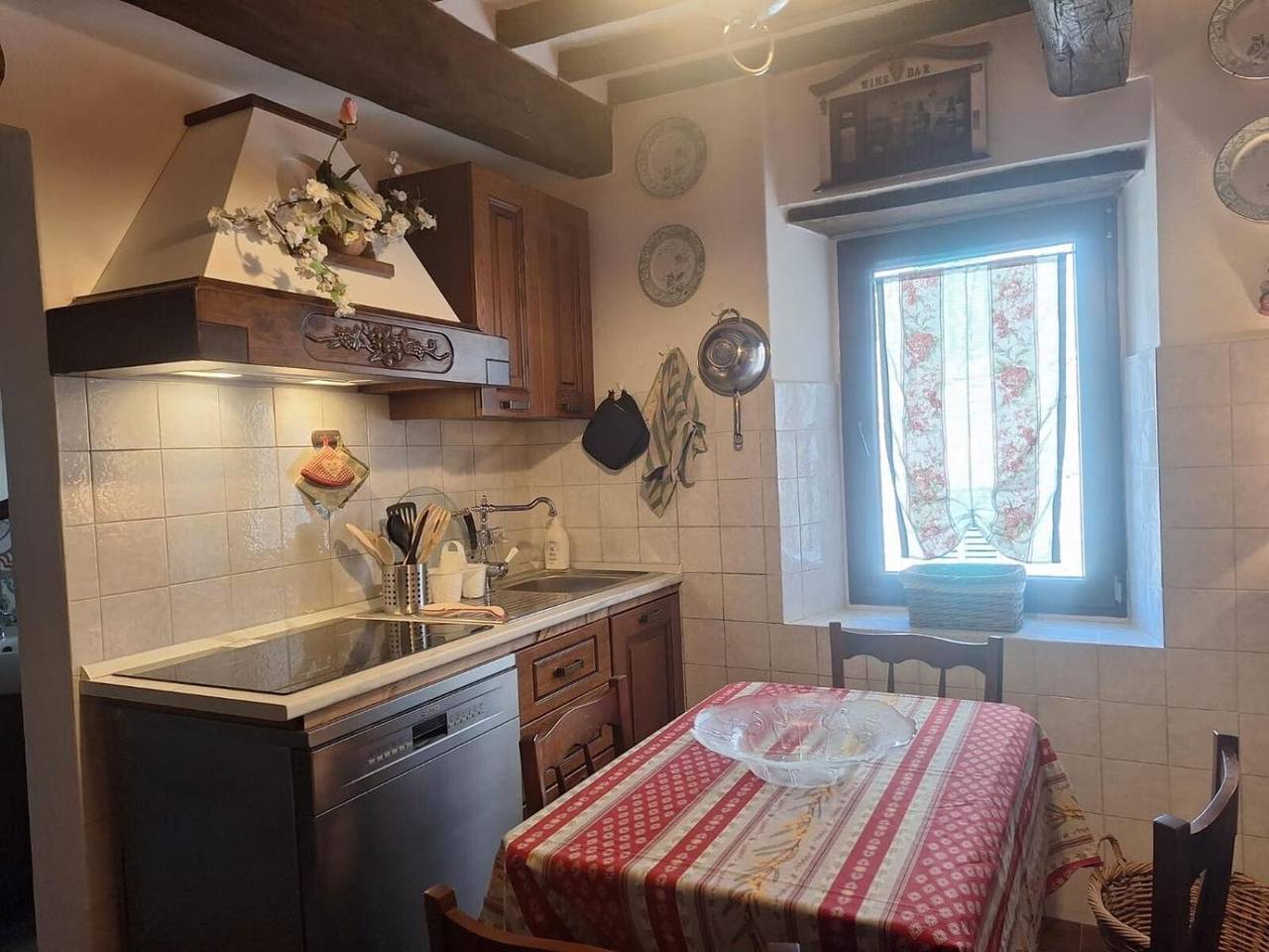 Ganze Wohnung, Apartment „La Casa Di Falstaff“ mit Bergblick, Balkon und Wlan in Santa Fiora, Grosseto Provinz