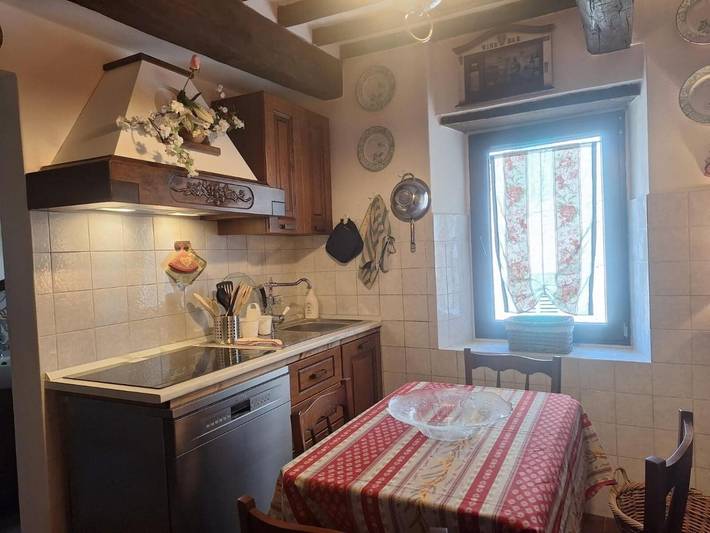 Entire apartment, Apartment 'La Casa Di Falstaff' with Mountain View, Balcony and Wi-Fi in Santa Fiora, Grosseto Province