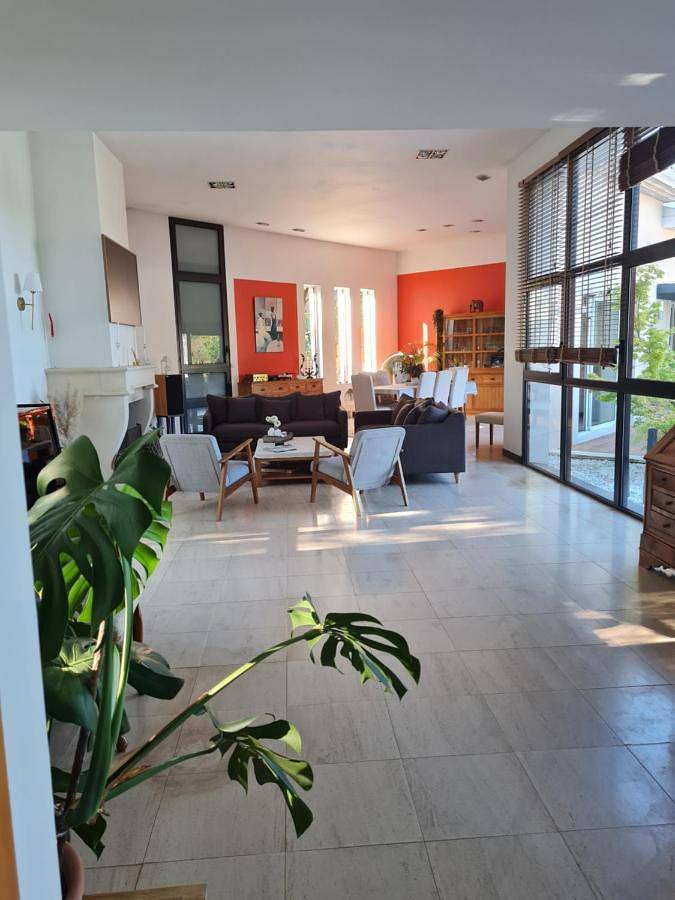 Location de vacances pour 10 personnes, avec piscine ainsi que jardin et jacuzzi à La Brède - 3