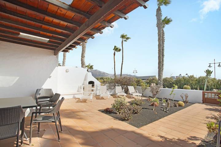 Ganze Wohnung, Ferienwohnung Puerto Chico R mit Meerblick, Pool, Terrasse & WLAN in Playa Blanca, Yaiza
