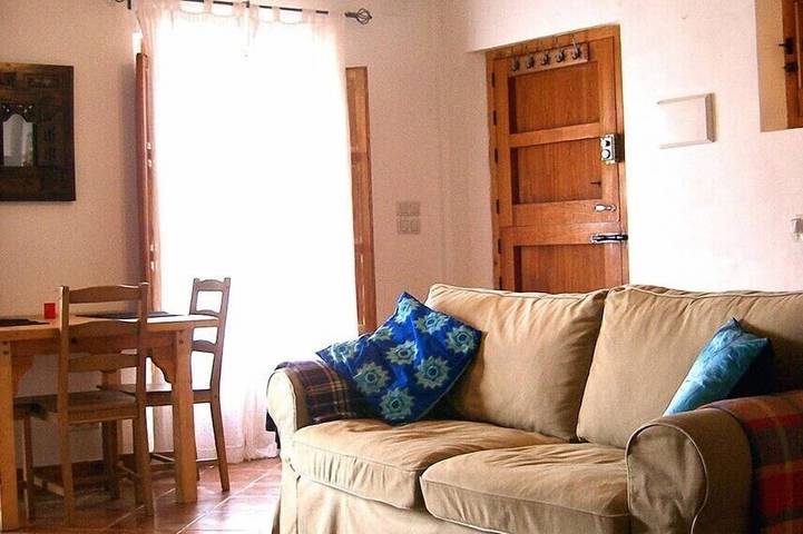 Appartement entier, Confortable appartement et terrasse avec vue superbe in Bubión, Alpujarras
