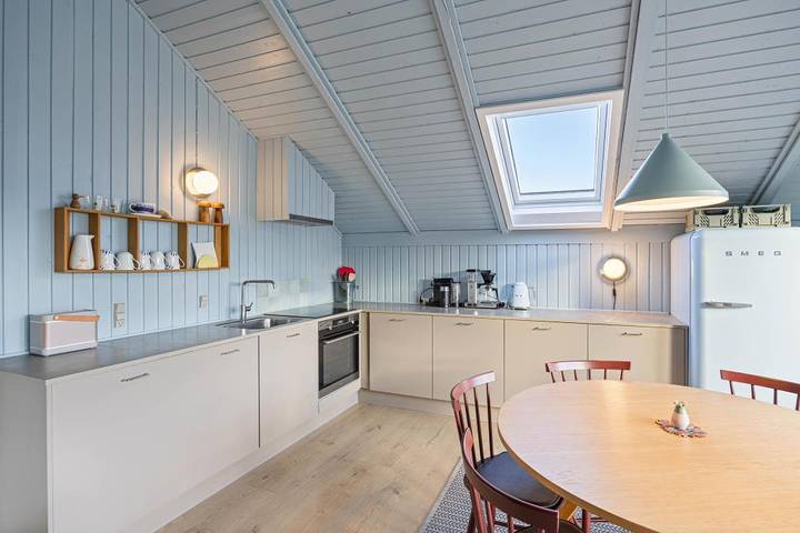 Holiday home in fantastic location just 50 metres from the beach in Bjerregård, Holmsland Klit