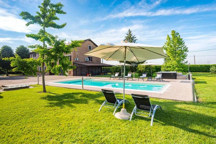 Location de vacances pour 7 personnes, avec piscine ainsi que jardin et vue dans Province de Modène - 4