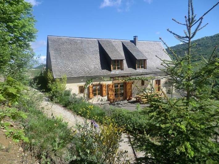 Gîte pour 10 personnes, avec terrasse et jardin, animaux acceptés
