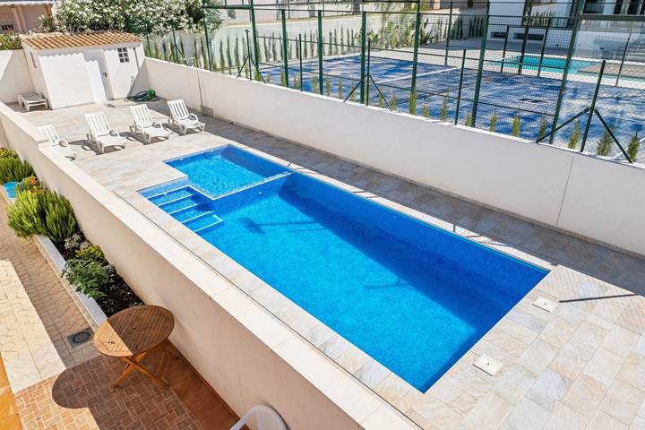 Ferienwohnung für 7 Personen, mit Balkon und Kinderpool in Torrevieja