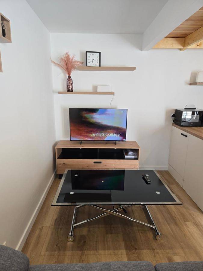 Appartement entier, One-Bedroom Apartment in Tarascon-sur-Ariège, Ariège