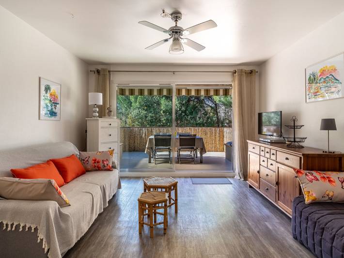 Gîte pour 4 personnes, avec terrasse et jardin dans Plage de l'Anglade - 2