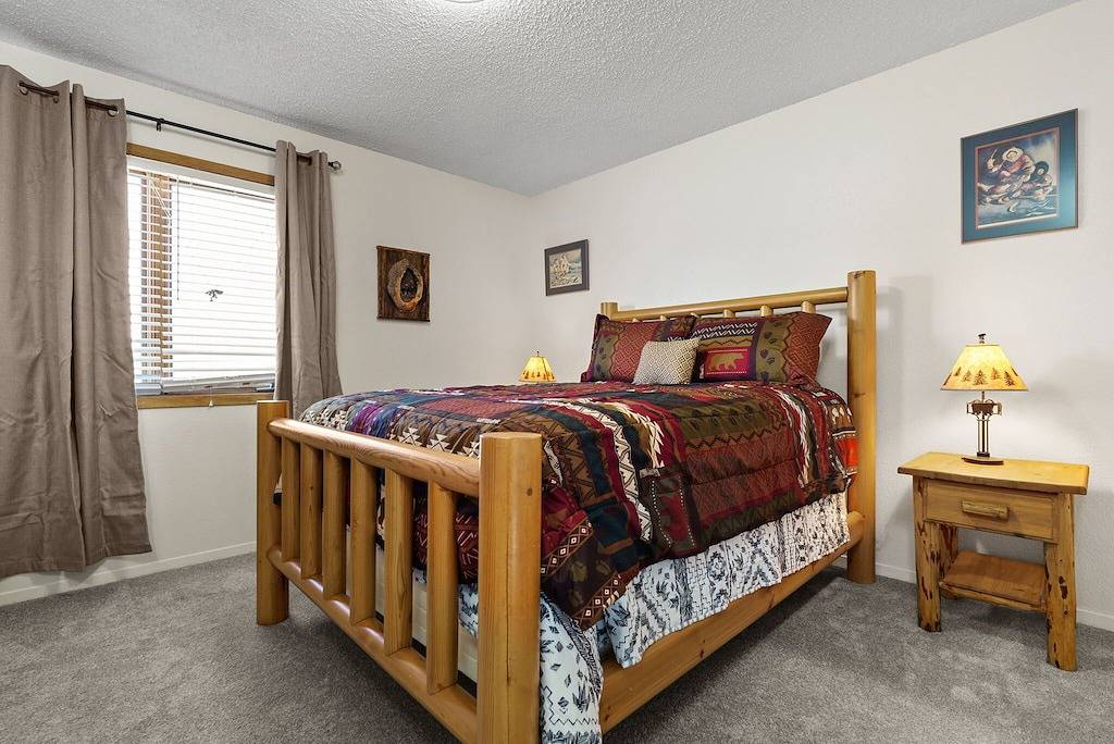 Moose Meadows Close to Airport, centrally located ; private entrance in Anchorage, Alaska