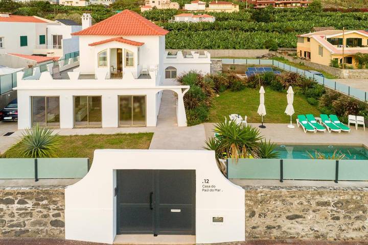 Location de vacances pour 8 personnes, avec jardin et vue sur le lac ainsi que vue et piscine à Paul Do Mar - 2