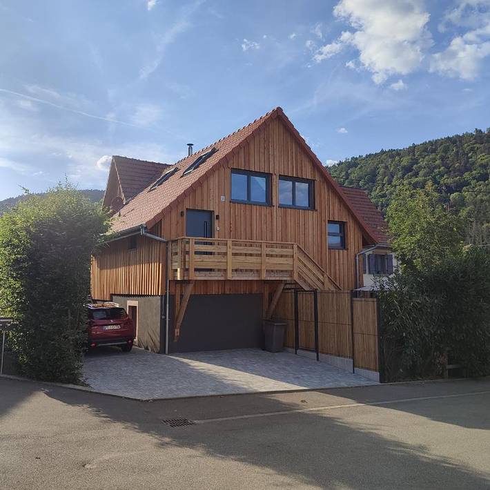 Location de vacances pour 4 personnes, avec jardin ainsi que jacuzzi et sauna à Stosswihr