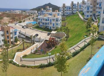 Gîte pour 5 personnes, avec terrasse et jardin ainsi que vue et piscine, animaux acceptés à M'diq