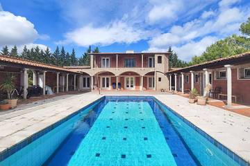 Location de vacances pour 12 personnes à Agel