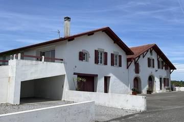 Gîte pour 6 personnes, avec jardin, animaux acceptés à Bidache