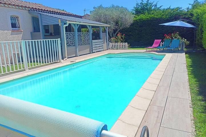 Location de vacances pour 8 personnes, avec Terrasse et Jardin à Redessan