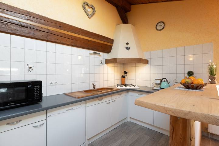 Gîte “Jonquille - La Petite Meuthe” with Mountain View, Private Garden & Wi-Fi in Ban-sur-Meurthe-Clefcy, Regional Naturpark i Ballons des Vosges