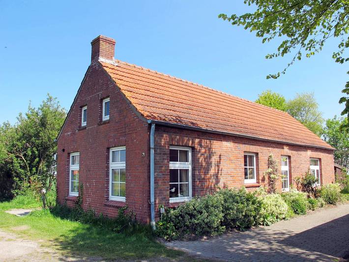 Ferienhaus für 7 Personen, mit Terrasse und Garten in Bunde