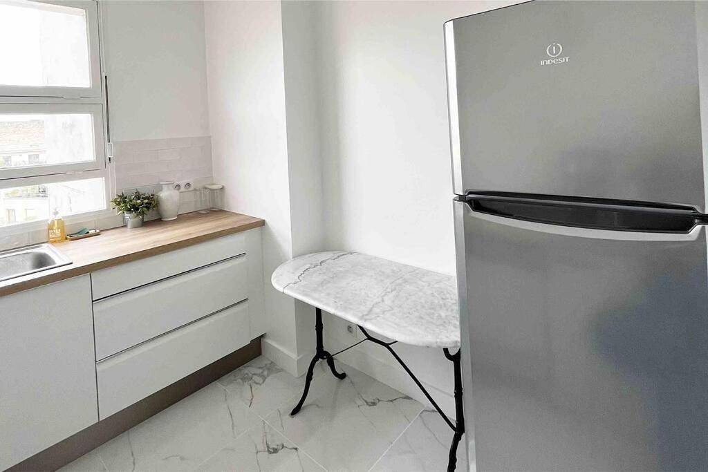 Appartement entier, Nice sunny apartment of 70m2 in Montrouge, Hauts-de-Seine