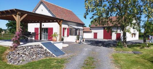 Location de vacances pour 5 personnes, avec jardin, adapté aux familles à Saligny-sur-Roudon