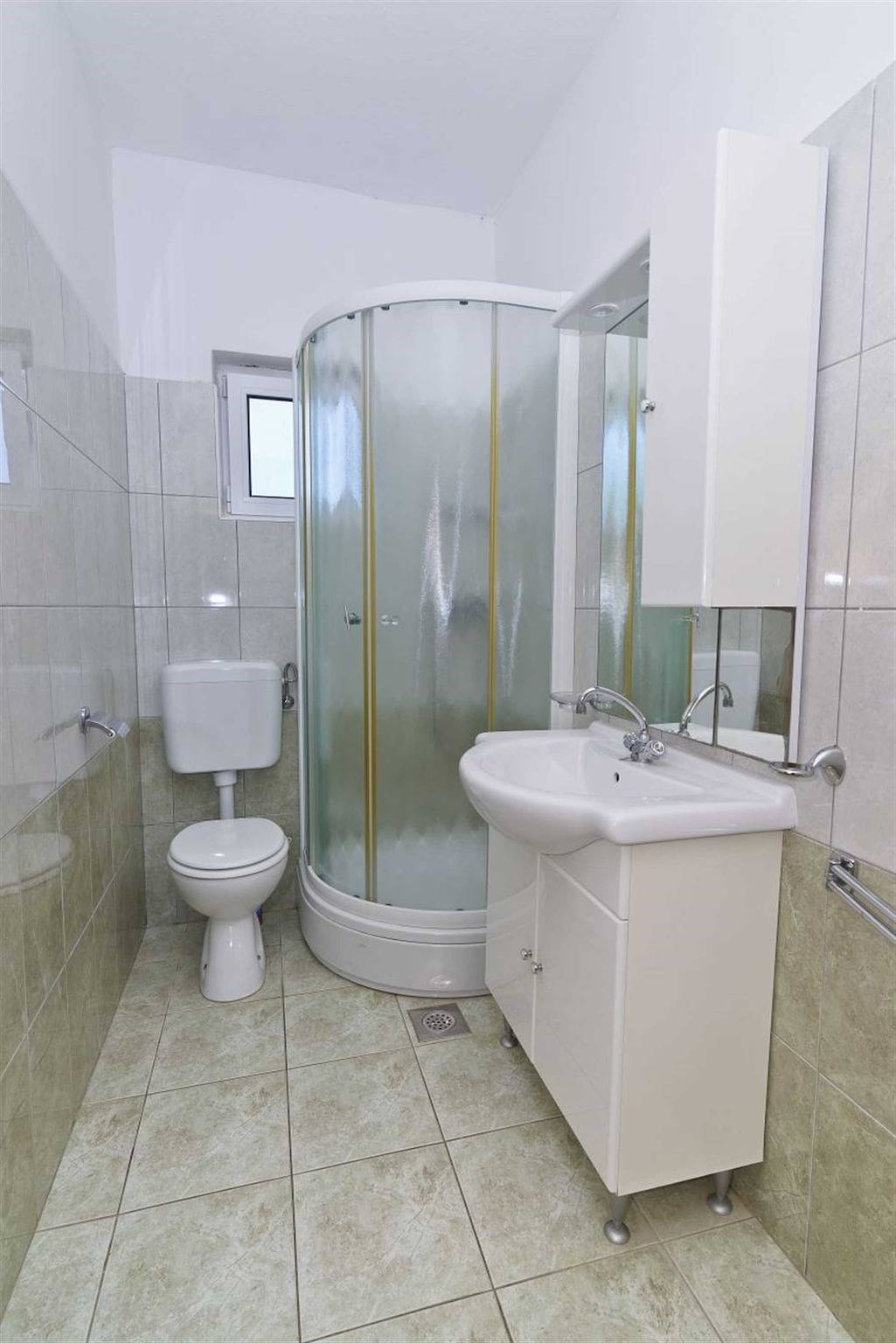Ganze Wohnung, Apartment Martina 1 (4+1) near the beach in Srima, Croatia in Srima, Šibenik-Knin