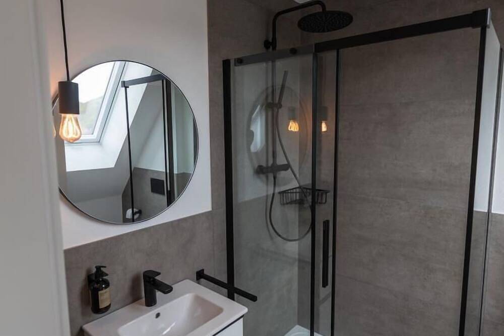 Luxus- Ferienhaus am Fluß, barrierefreies Erdgeschoss, Garten, Sauna, Kamin, in Mulfingen, Hohenlohe