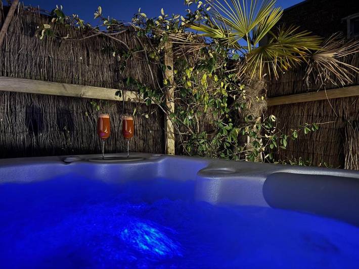 Maison d’hôte pour 2 personnes, avec Balcon et Jacuzzi ainsi que Terrasse et Sauna à Paris