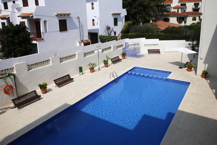 Ferienwohnung für 5 Personen, mit Terrasse und Pool in Torredembarra