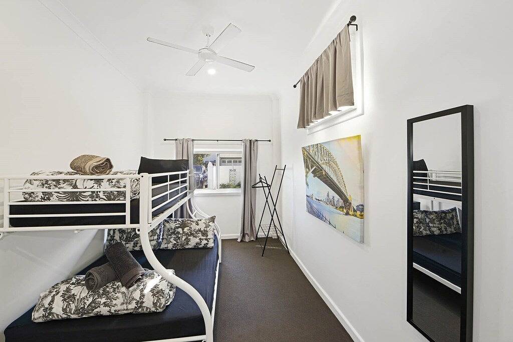 White House Terrigal Location pool spa beach in Terrigal, New South Wales