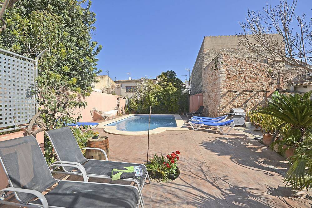 Holiday home, old Can Redo, renovated in Binissalem, Majorca Center