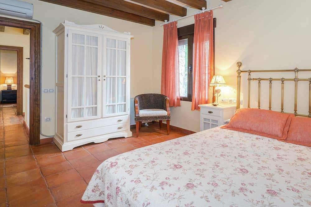 Hütte in Navas de Estena mit Pool & Jacuzzi in Navas de Estena, Ciudad Real Provinz