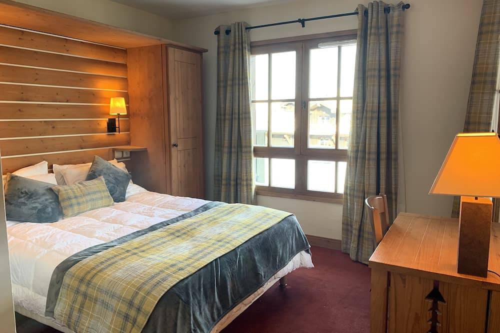 Apartamento entero, Propiedad de entrada y salida de esquí con chimenea acogedora y cálida. in Les Arcs, Bourg-Saint-Maurice