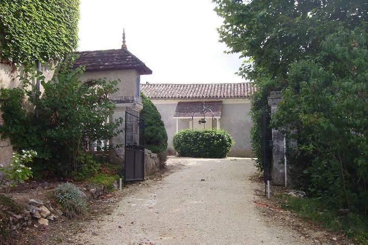 Gîte pour 8 personnes, avec jardin et terrasse à Saint-Vincent-sur-l'Isle