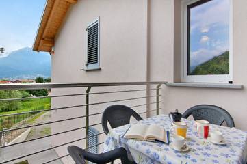 Casa Vacanza per 4 Persone in Arbosto, Domaso, Foto 2