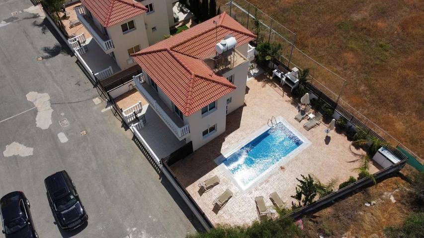 Villa for 7 people, with Balcony and Terrace as well as Garden and Pool in Nissi Beach
