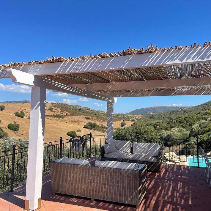Location de vacances pour 14 personnes, avec Balcon et Terrasse ainsi que Jardin et Piscine dans Perfugas