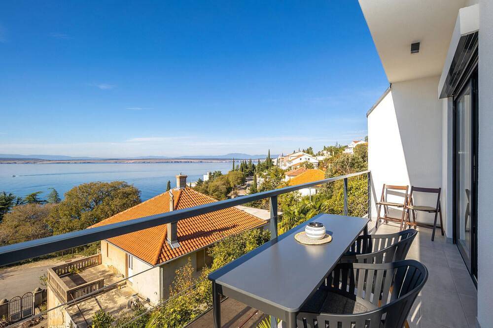 Apartamento entero, Bonito apartamento de 2 dormitorios en. in Dramalj, Condado de Primorje-Gorski Kotar