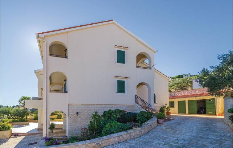 Appartamento intero, Incantevole appartamento con 2 camere da letto e terrazza, a 1 km dalla spiaggia in Calli Croazia, Isola di Ugljan