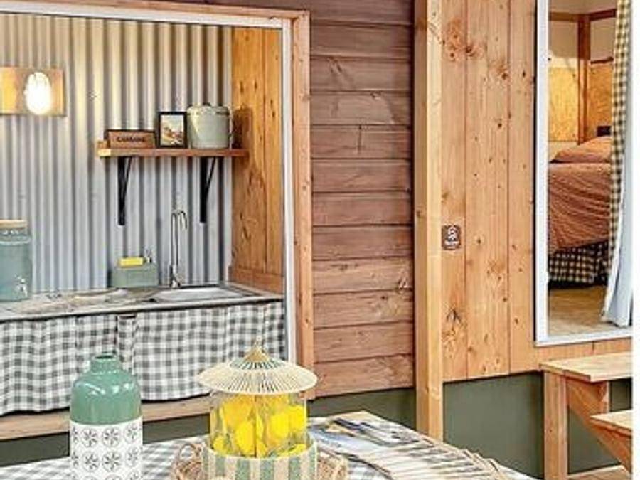 Alannia Neptuno - Glamping 4 persone - Casa minuscola | 2 camere da letto | 4 persone | Terrazza rialzata | 1 bagno | Aria condizionata in Pals, Costa Brava