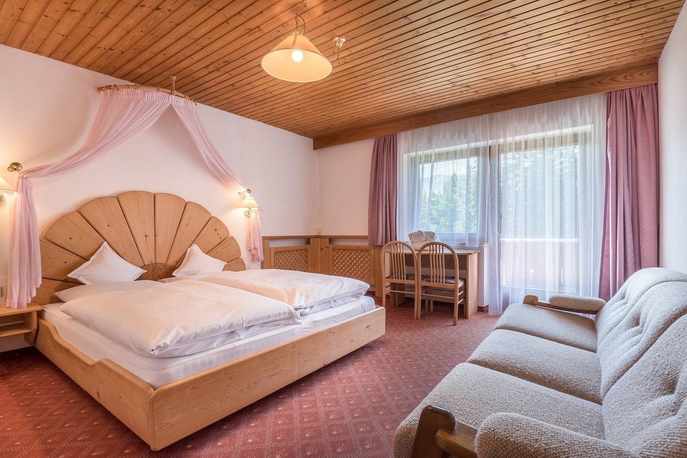 Ganze Wohnung, Ferienwohnung "Ferienparadies Sabina Puflatsch" im Naturpark direkt an der Seiser Alm in Compatsch, Kastelruth