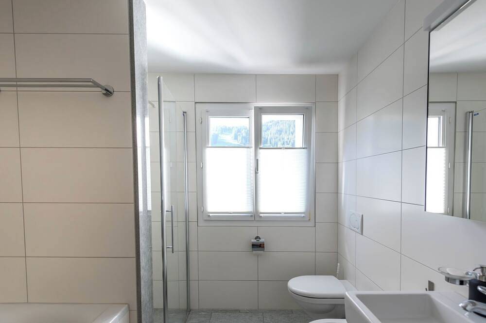 Ganze Wohnung, Mengelt, (Splügen). in Rheinwald, Hinterrhein