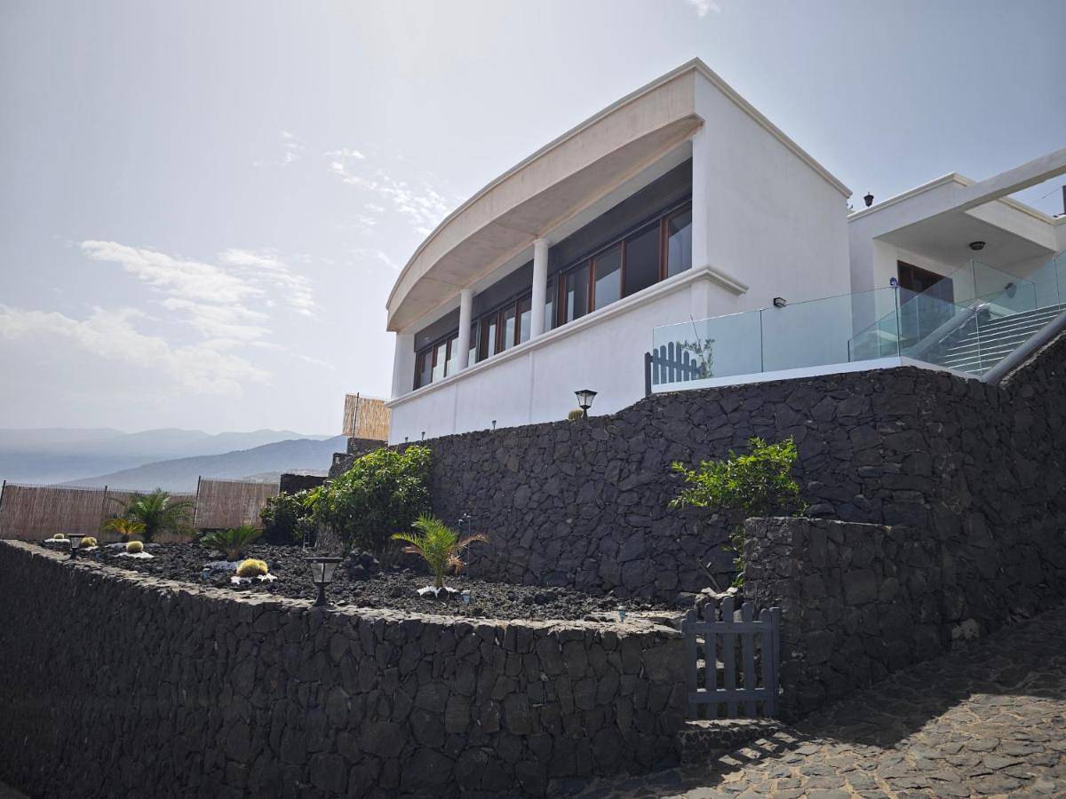 Deluxe Villa in Radazul Bajo, El Rosario