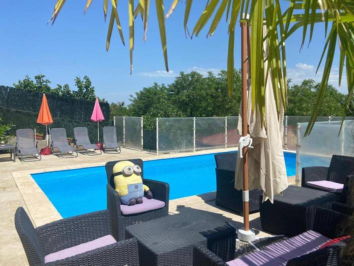 Villa pour 10 personnes, avec jardin et vue ainsi que piscine et balcon