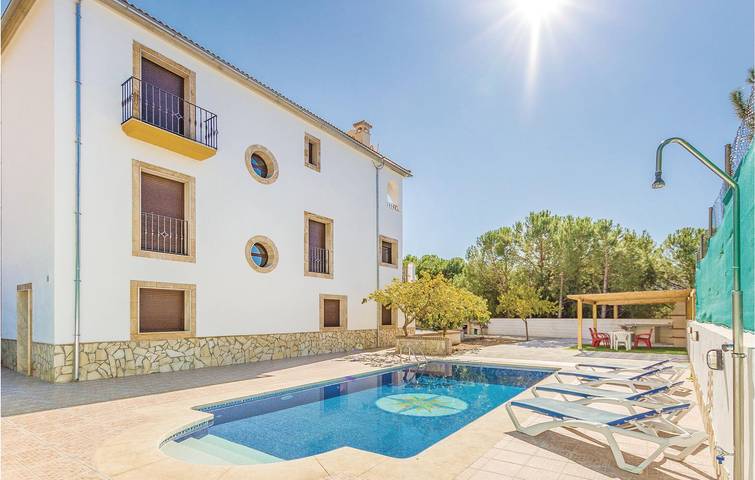 Apartamento de lujo: Piscina, Terraza y WiFi, Cerca del Río y Restaurantes. in Iznájar, Sierras Subbéticas