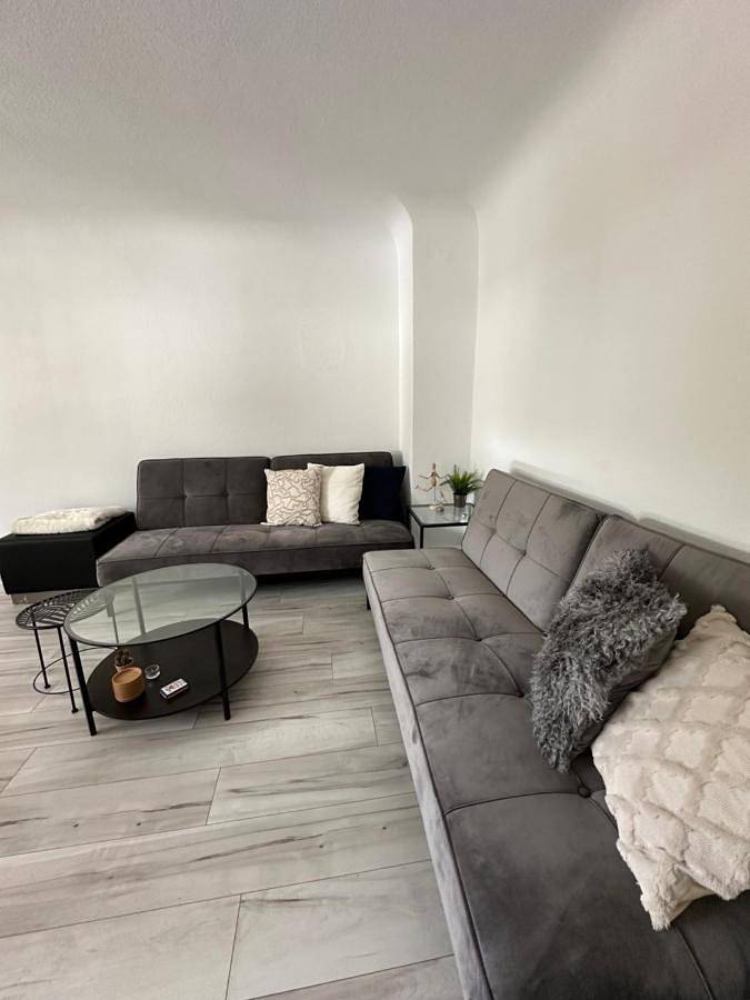 Ganze Wohnung, Two-Bedroom Apartment in Leimen, Rheinebene