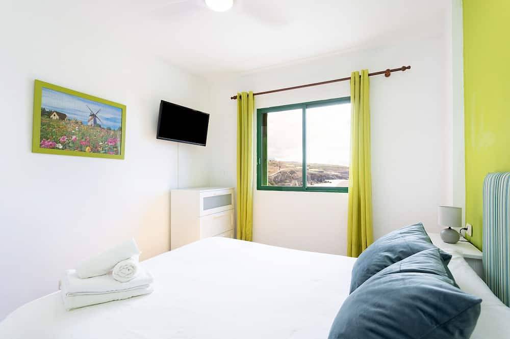 Entire apartment, Nice 2 bd apartment by the sea in Playa San Juan in Playa San Juan, Guía de Isora