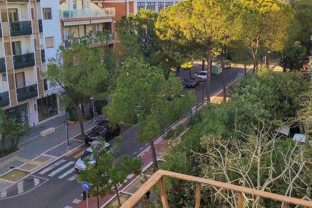Double room in Piazza della Rinascita, Centro in Pescara, Costa Adriatica Abruzzo